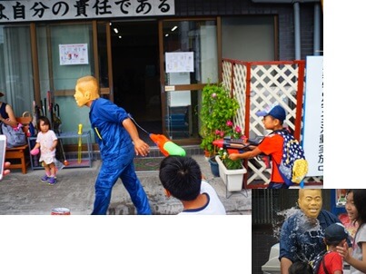 鬼退治にはしゃぐ元気な子供たち